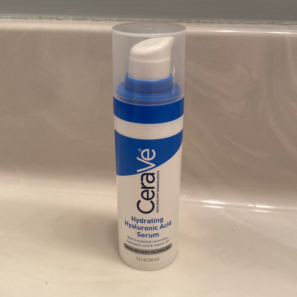 CeraVe Hydrating Hyaluronic Acid Serum